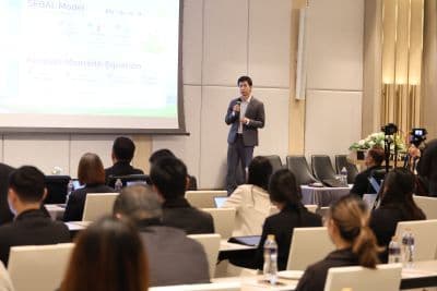 พี่นุบรรยาย-IMG_0125.JPG